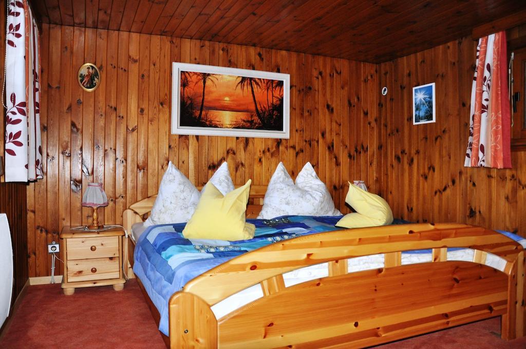 Ferienhaus Backstuber Gundersheim Zimmer foto